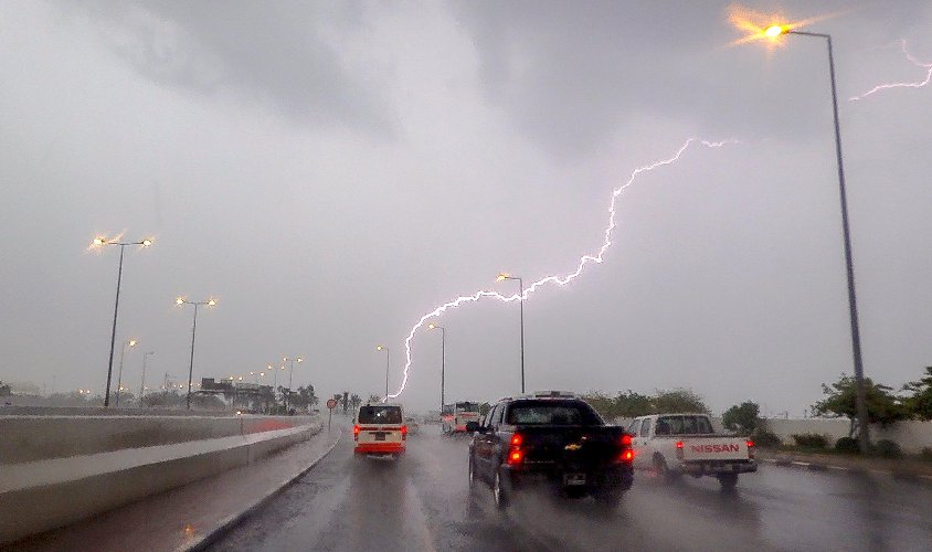 نشرة إنذارية: أمطار رعدية الثلاثاء والأربعاء بعدد من مناطق المملكة