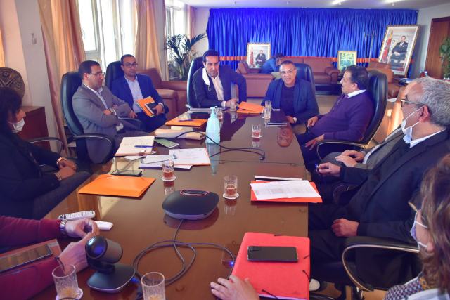 جماعة أكادير تحتضن جلسة عمل بحضور السيد المدير الإقليمي للتربية الوطنية في اطار تعزيز الشراكات