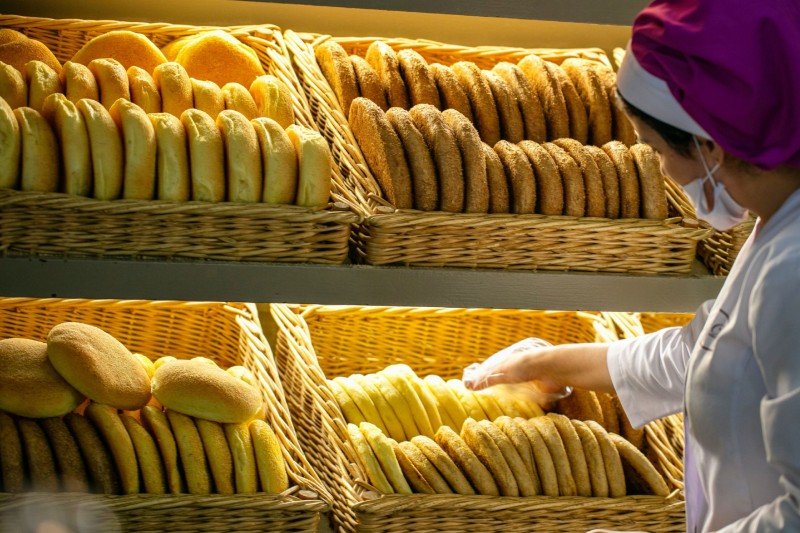 وزارة الاقتصاد: لا تغيير في سعر الخبز العادي من دقيق القمح اللين