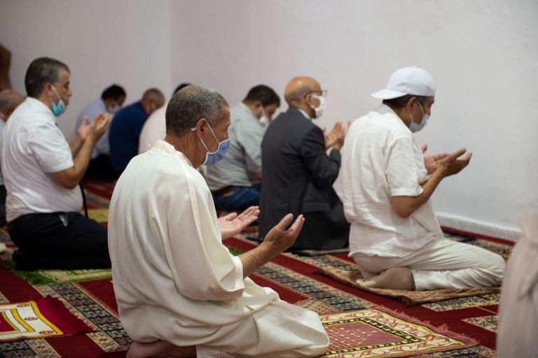 الملك يأمر بصلاة الاستسقاء يوم الجمعة بجميع مساجد البلاد