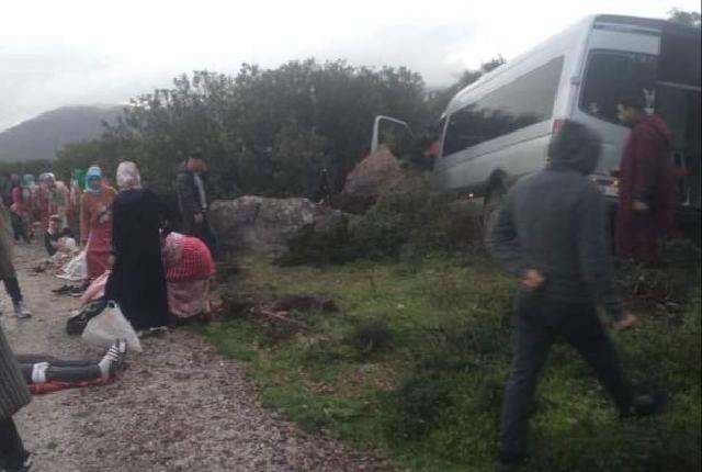 جرحى في إنقلاب حافلة لنقل العاملات بأحد منحدرات جماعة بوجديان" إقليم العرائش