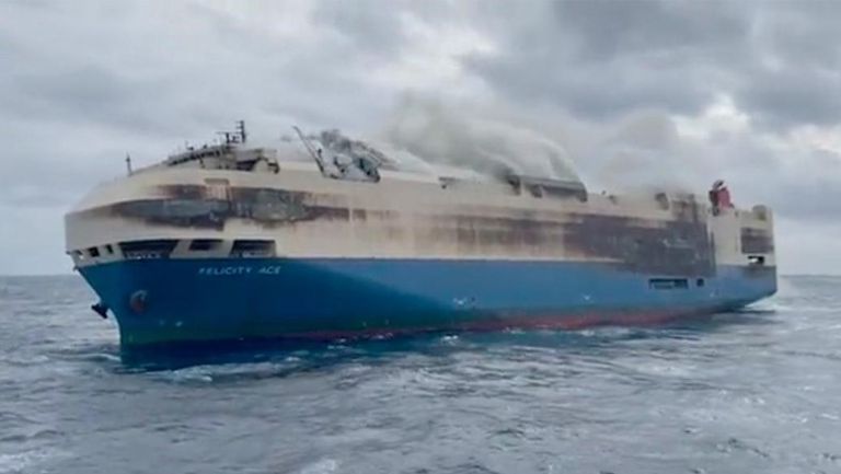 غرق سفينة تقل 750 طنا من الوقود قبالة سواحل تونس