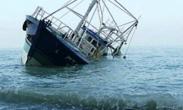 اعتبر 10 ركاب في عداد المفقودين، خلال حادث اختفاء مركب صيد من صنف الجر يسمى “نيدو ماغار” .