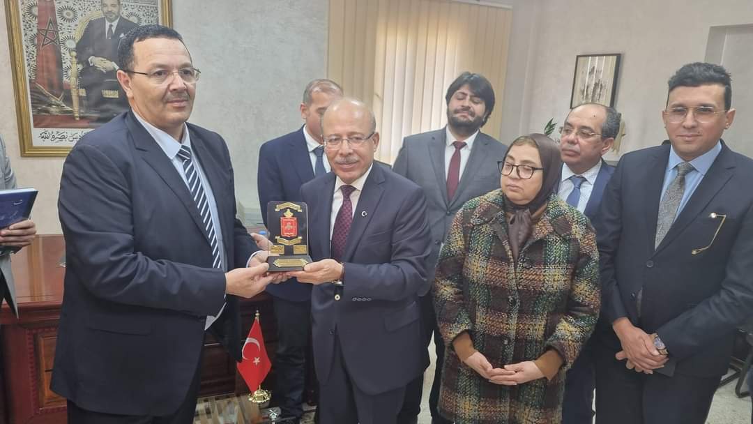 جماعة تطوان تستقبل السفير التركي لدى المغرب في البحث عن مشروع اتفاقية توأمة مع جماعة انطاليا