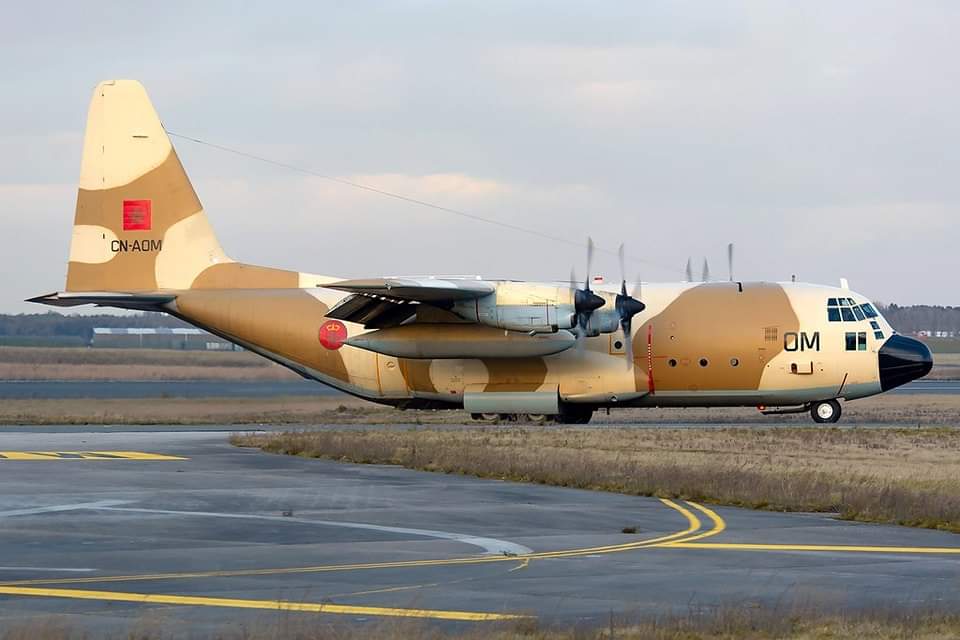 شرعت طائرات تابعة للقوات المسلحة الملكية، اليوم السبت انطلاقا من مطار محمد الخامس الدولي بالدار البيضاء،