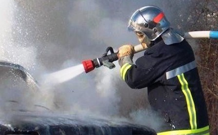 اندلاع حريق مهول بمستودع شركة تصنيع سيارات في مدينة القنيطرة خلف خسائر مادية
