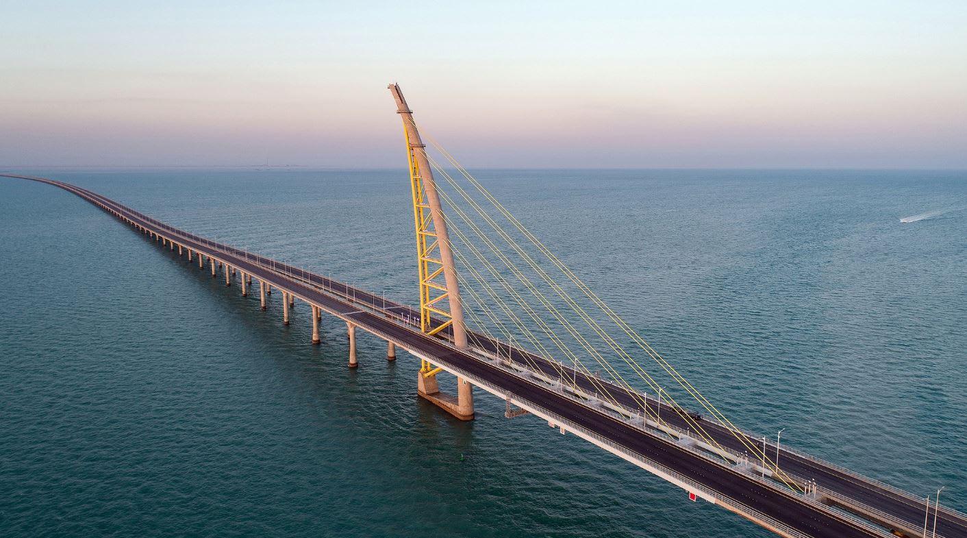سينقل 17 مليون مسافر سنوي.. تفاصيل مشروع الجسر الذي سيربط بين المغرب وإسبانيا