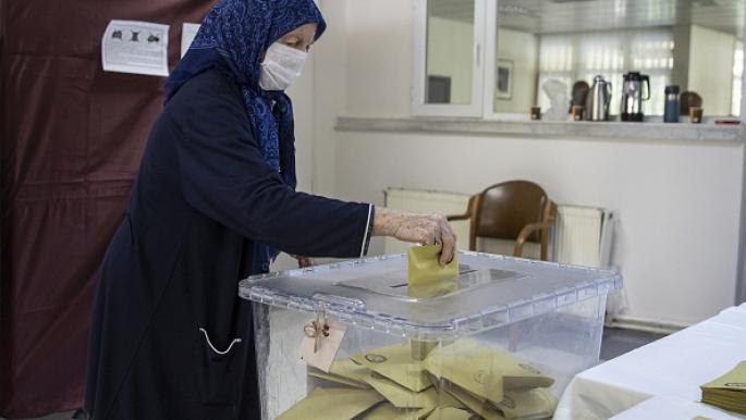 إقبال كثيف على مكاتب التصويت في الانتخابات التركية