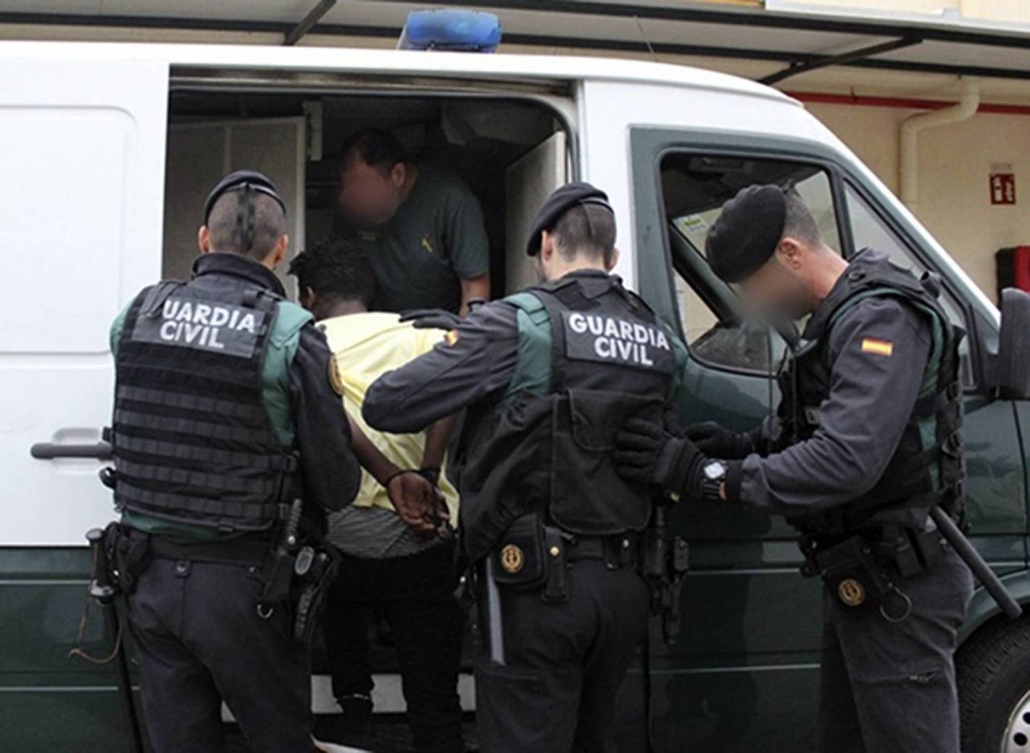 اعتقال مهاجرة مغربية بإسبانيا حاولت قتل أطفالها