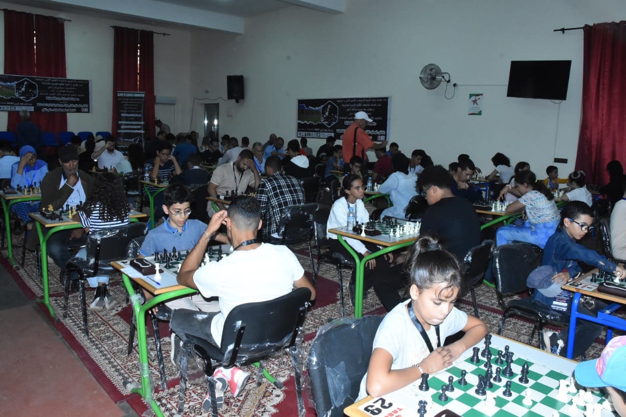تتويج الفائزات و الفائزين في الملتقى الوطني الثاني لإبن جرير المدينة الذكية للشطرنج