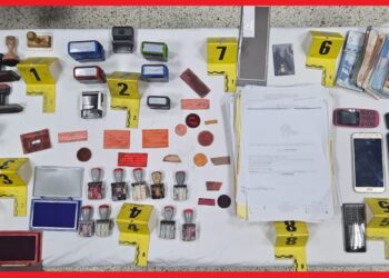 توقيف شخصين بطنجة للاشتباه في تورطهما في التزوير واستعماله وحجز 29 ختما مزورًا