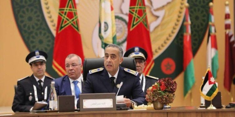 توشيح عبد اللطيف حموشي بوسام الأمير نايف للأمن العربي من الدرجة الأولى