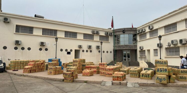 إجهاض محاولة لتهريب دولي للمخدرات وحجز 25 طنا من الشيرا بضواحي سيدي قاسم