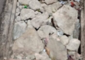 جمعية ازوران تطالب من عامل انزكان التدخل لحل مشكله اختناق بالوعات الصرف الصحي بحي المزار