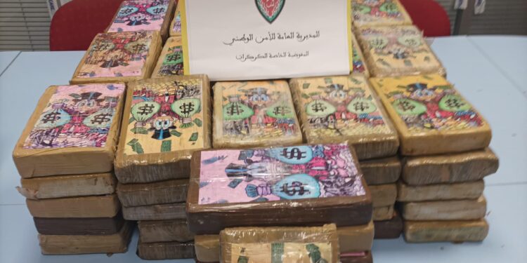 إحباط عملية تهريب دولية للكوكايين بمعبر الكركرات وحجز ما يقارب 93 كيلوغراما داخل شاحنة نقل دولي