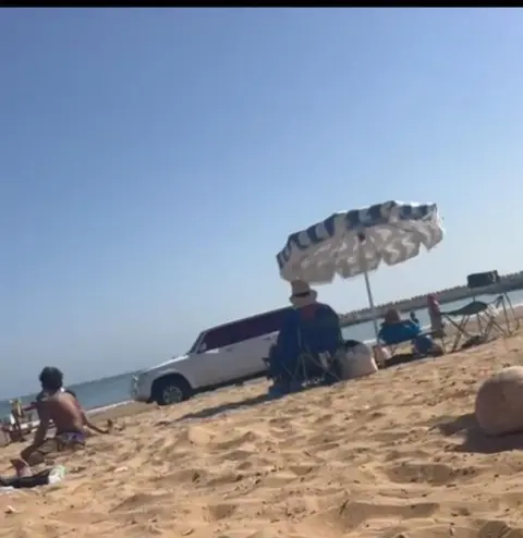 توقيف سائق أجنبي اقتحم شاطئ أكادير بسيارته الرباعية