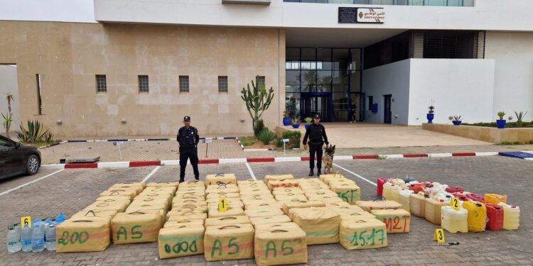 شرطة الصويرة تحبط محاولة تهريب 3 أطنان من الشيرا وتوقف ثلاثة مشتبه فيهم