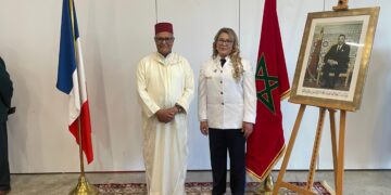 حضور دبلوماسي لمندوبة جمعية المغاربة الأوفياء للولاء الملكي بالديار الأوروبية في احتفالات القنصلية العامة للمملكة المغربية بأورلي بمناسبة الذكرى السادسة والعشرين لعيد العرش المجيد.