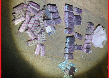 أمن أحفير يوقف شخصين ويحجز 5000 قرص مخدر قادمين من شمال المملكة
