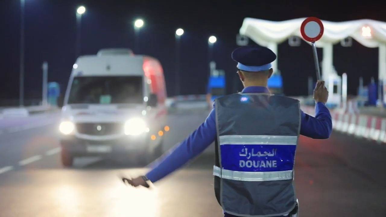 توقيف منتحل صفة صحفي بحوزته 181 كيلوغراما من الشيرا بمعبر باب سبتة المحتلة