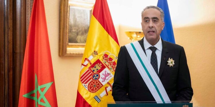 المدير العام للأمن الوطني ولمراقبة التراب الوطني يتقلَّد وسام الصليب الأكبر للاستحقاق للحرس المدني الإسباني (بلاغ DGSN/DGST)