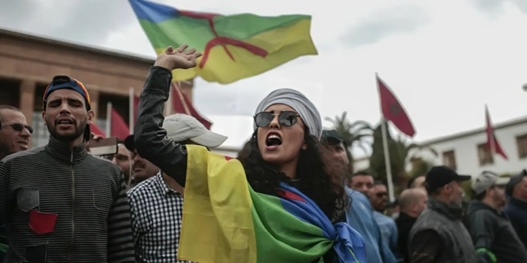 هيئات أمازيغية تنتقد القوانين الانتخابية الجديدة وتعتبرها مقيّدة للحريات ومقصية للأمازيغية