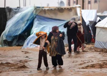 عاصفة شتوية تحصد أرواح 16 شخصاً في غزة