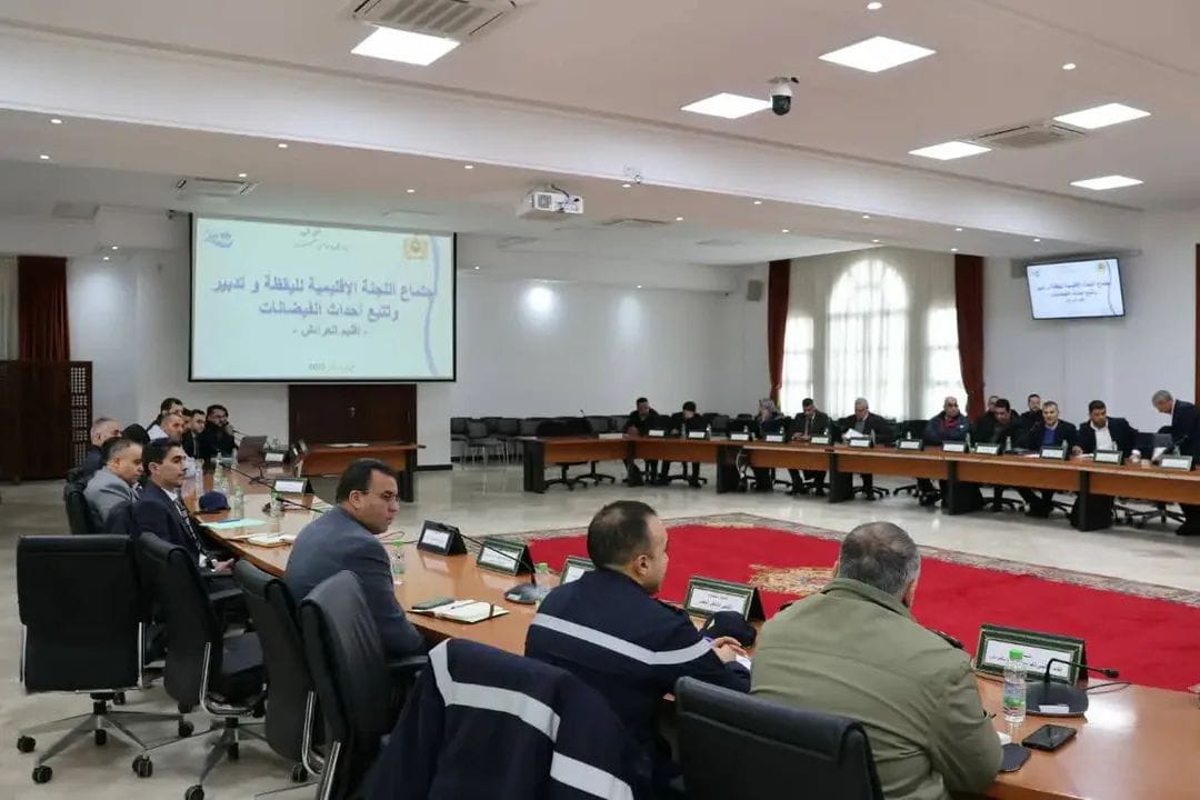 اللجنة الإقليمية لليقظة بالعرائش تعقد اجتماعًا لمواجهة الفيضانات وتعزيز حالة التأهب الشتوي.