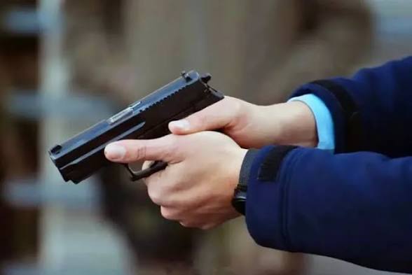 سلا.. استعمال السلاح الوظيفي لتوقيف شقيقين مبحوث عنهما في جريمة قتل بعد مقاومة عنيفة بالسلاح الأبيض