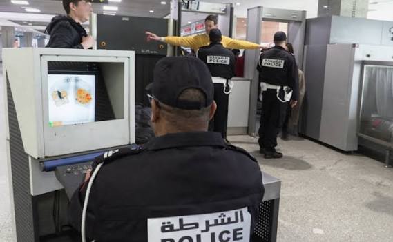 توقيف ألماني من أصول كوسوفية بمطار محمد الخامس مبحوث عنه دوليًا في قضايا المخدرات وإضرام النار